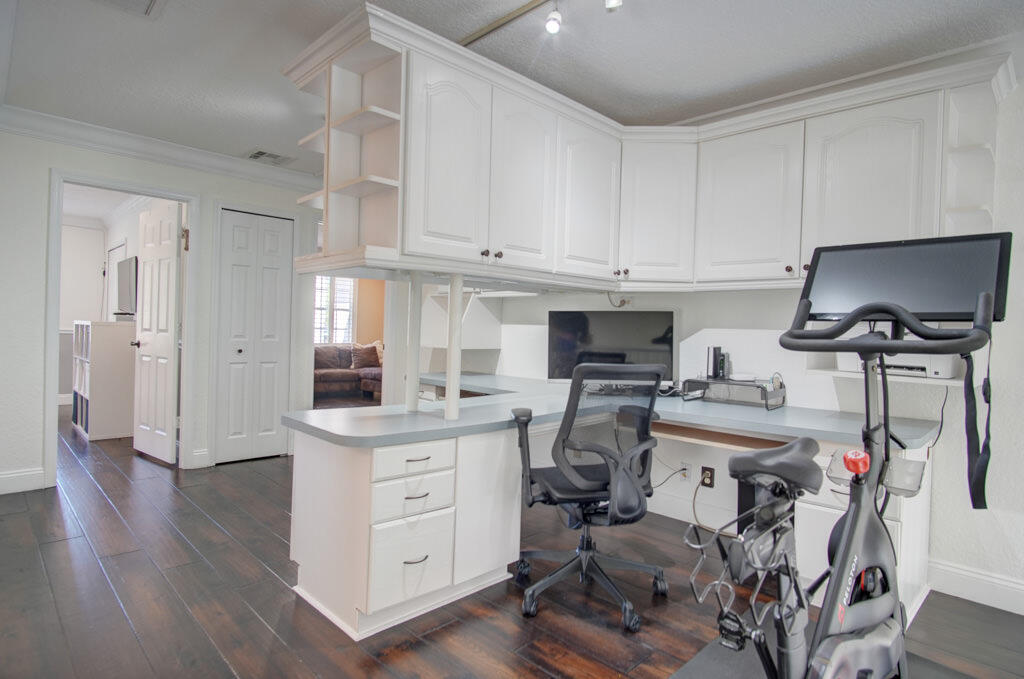 12354 Cascades Pointe Drive Boca Raton, FL 33428 - Photo 44 of 53 Loft Area