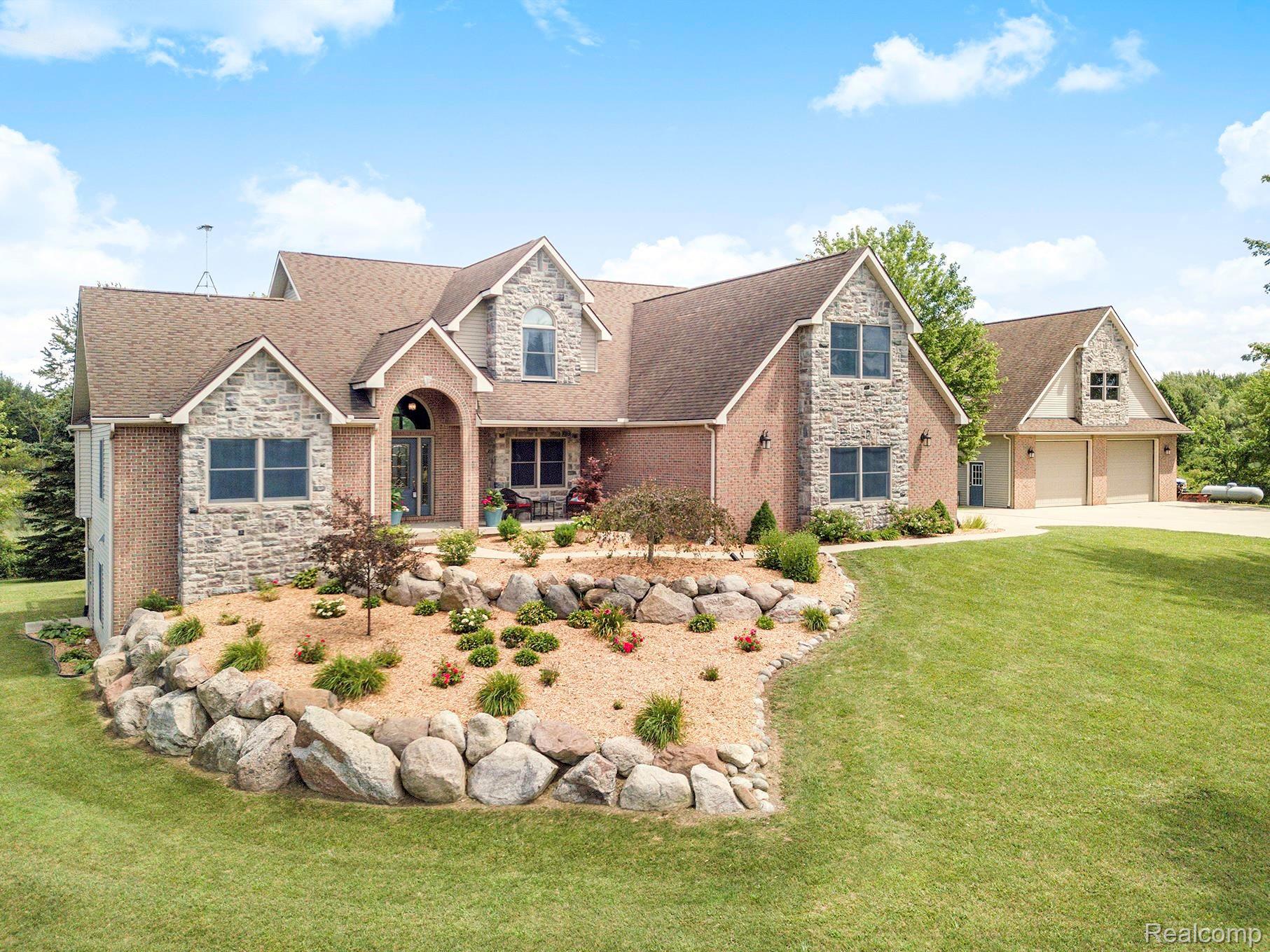 5717 Pingree Road Howell, MI 48843 - Photo 2 of 44 2.JPG