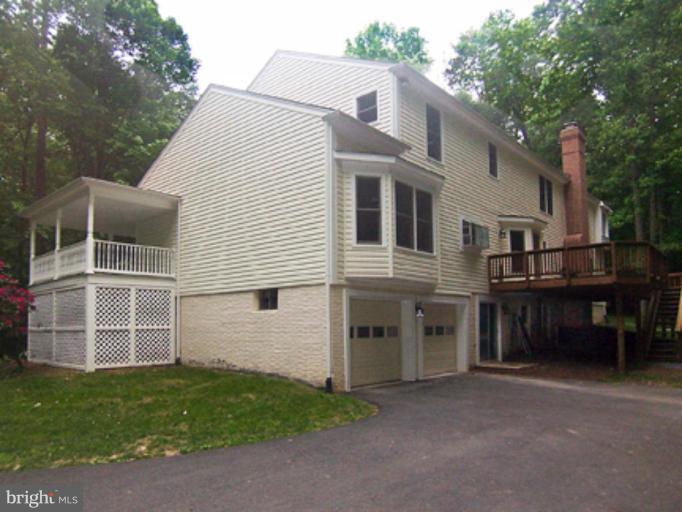 7616 Maple Branch Road Clifton, VA 20124 - Photo 4 of 30 2-Car Rear-Access Garage w/Separate Guest Pkg Area