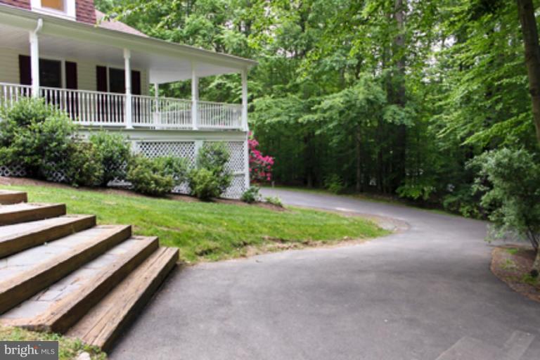 7616 Maple Branch Road Clifton, VA 20124 - Photo 8 of 30 Exterior #3