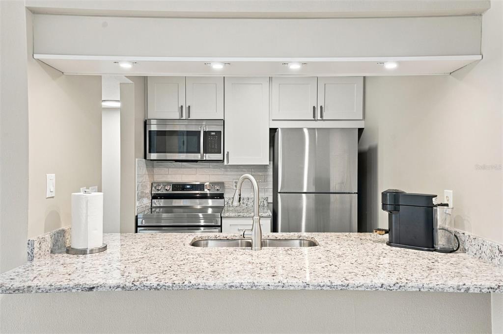 3265 South Beneva Road, Unit 104 Sarasota, FL 34232 - Photo 9 of 39 Gallery Image 9