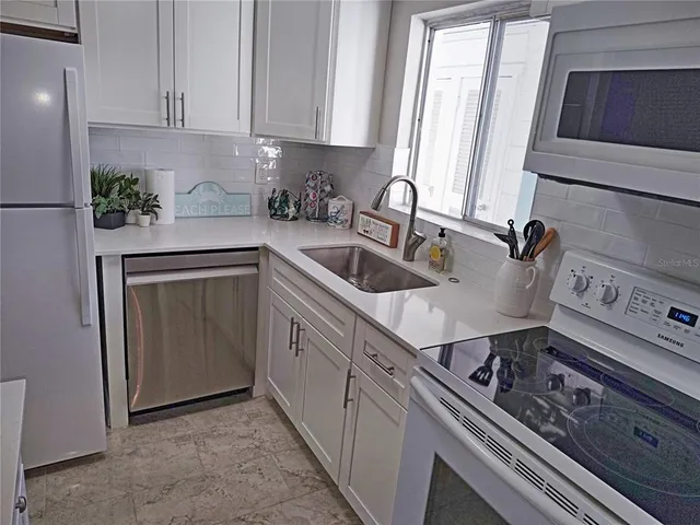 $1,250 | 1803 Flamingo Boulevard, Unit 2, Bradenton, FL 34207