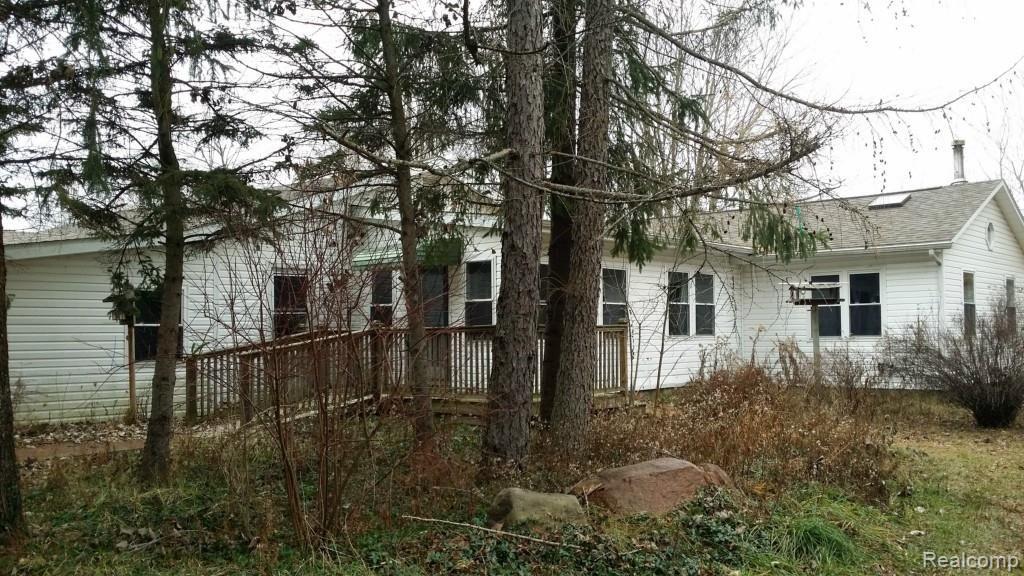 7076 Henderson Road Goodrich, MI 48438 - Photo 1 of 5 7076 Henderson front side.jpg