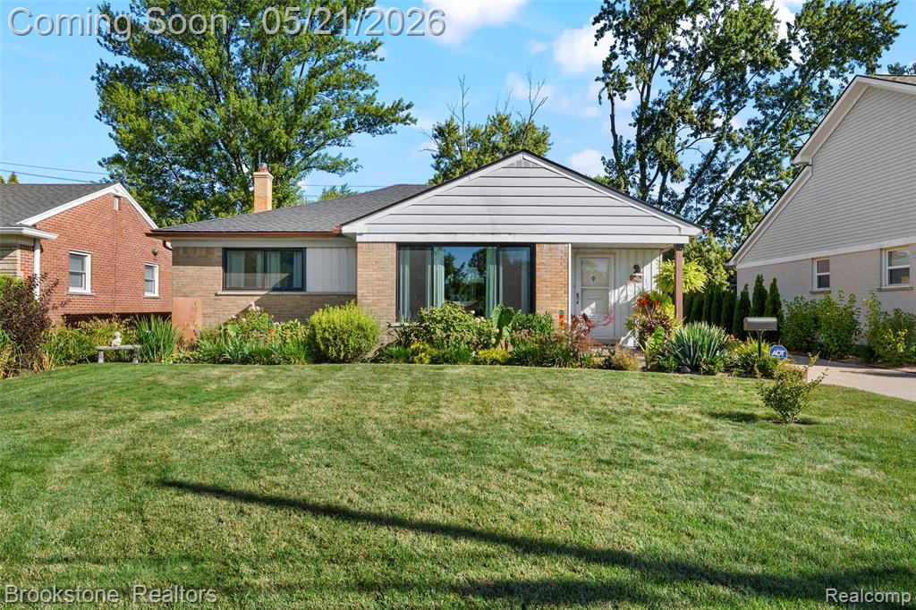 18474 Beverly Road Beverly Hills, MI 48025 - Photo 1 of 38