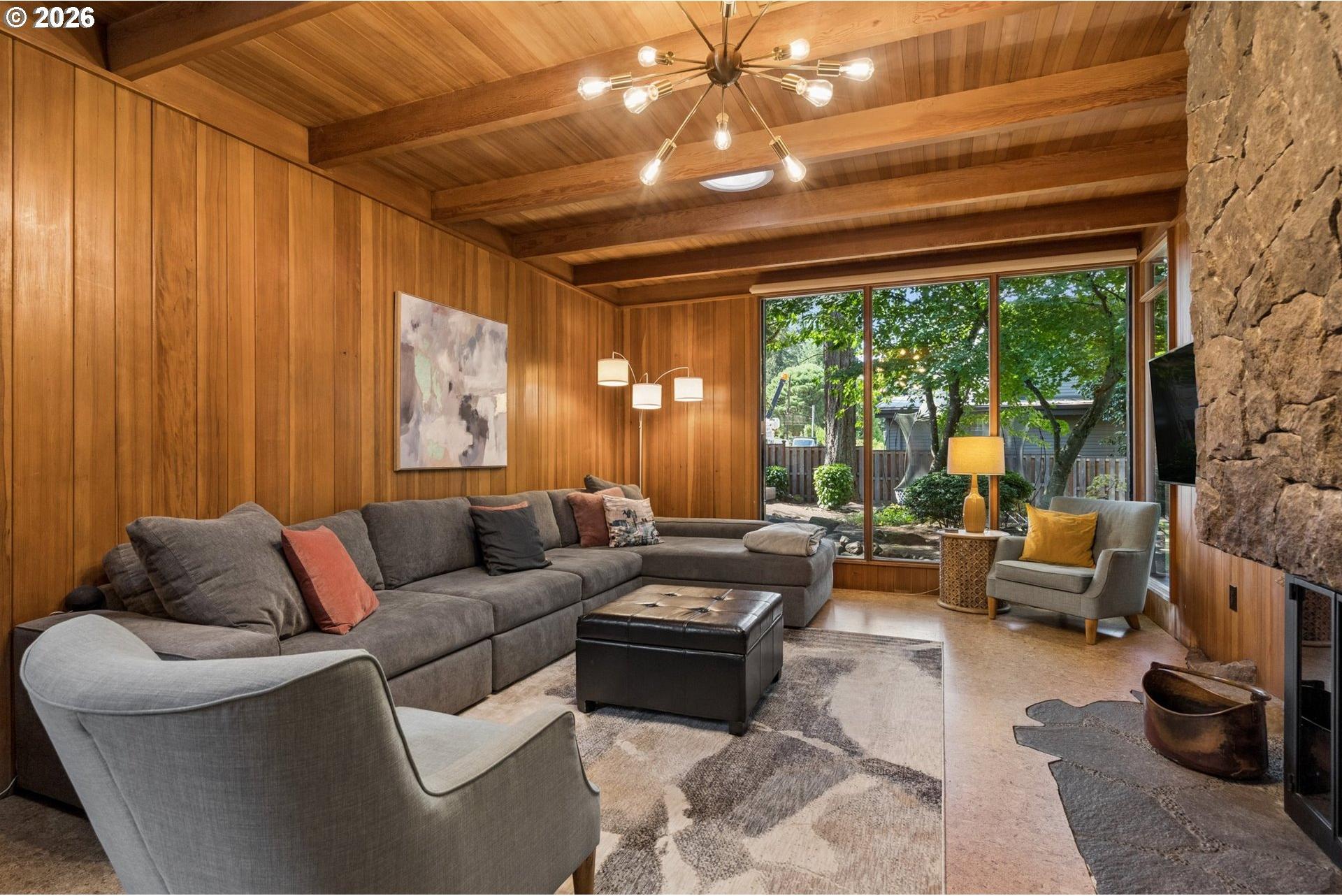 17167 Cedar Road Lake Oswego, OR 97034 - Photo 6 of 42 Gallery Image 6