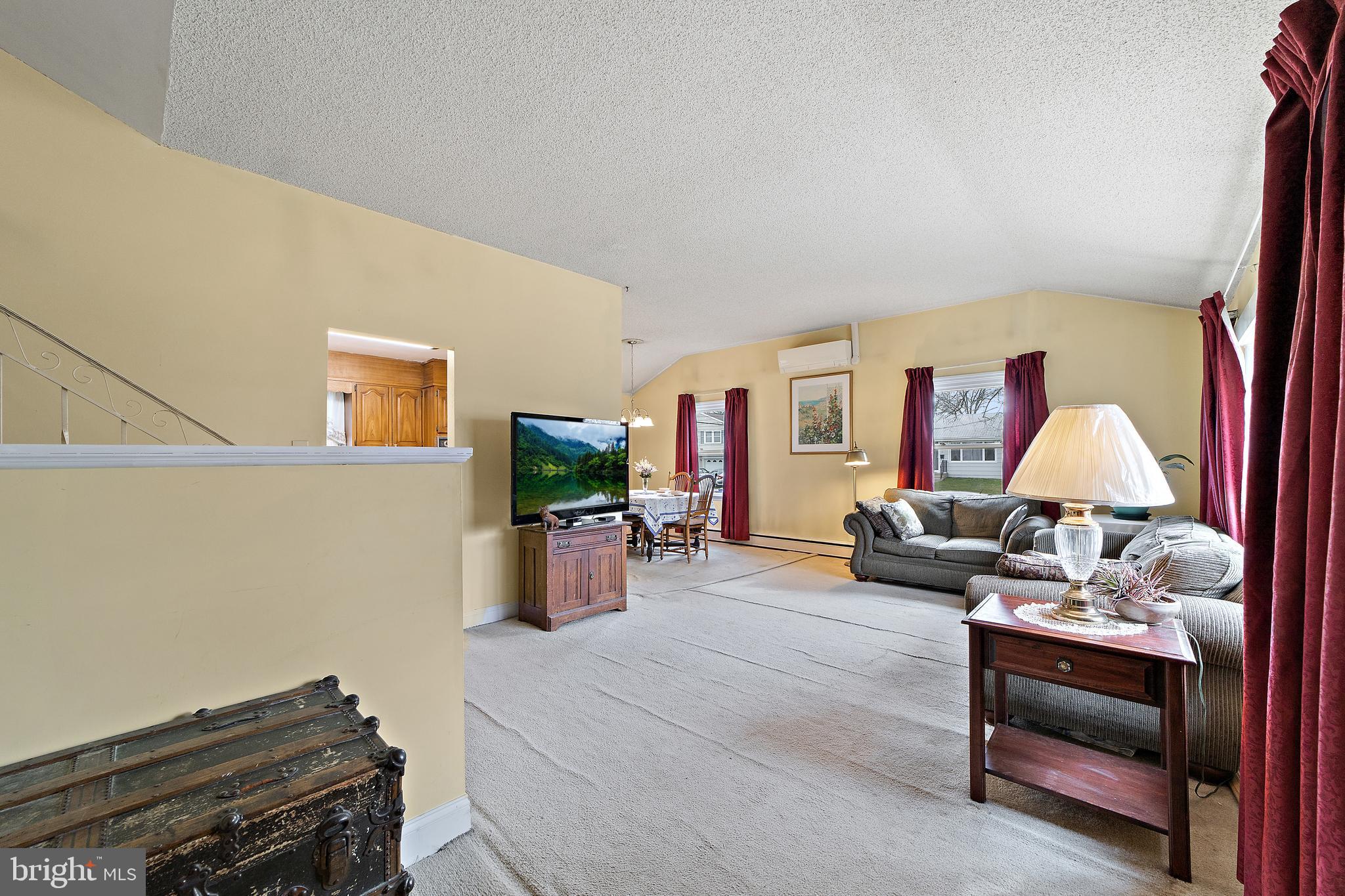 10 Winding Way Road Stratford, NJ 08084 - Photo 3 of 27