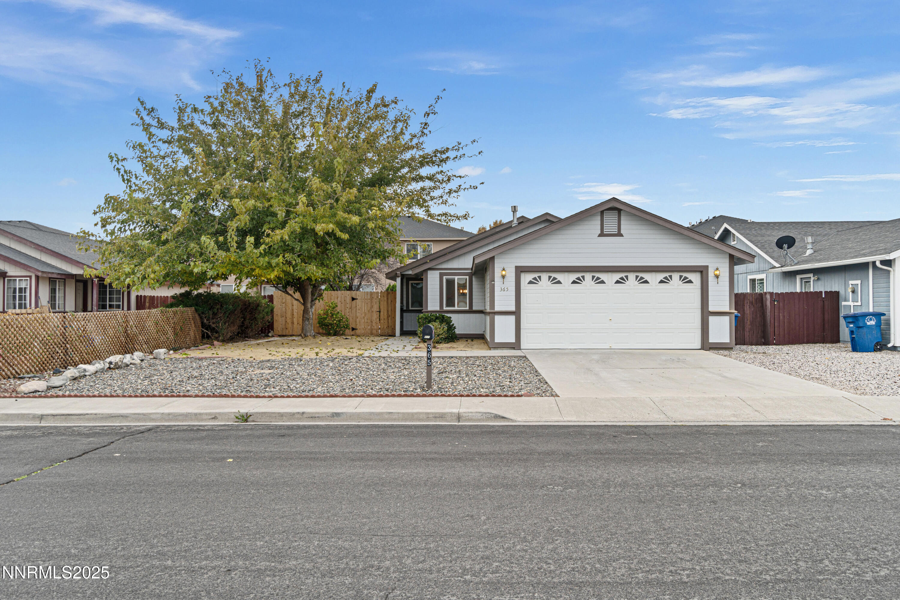365 Kathy Street Fallon, NV 89406 - Photo 3 of 28 a front view of a house with a yard