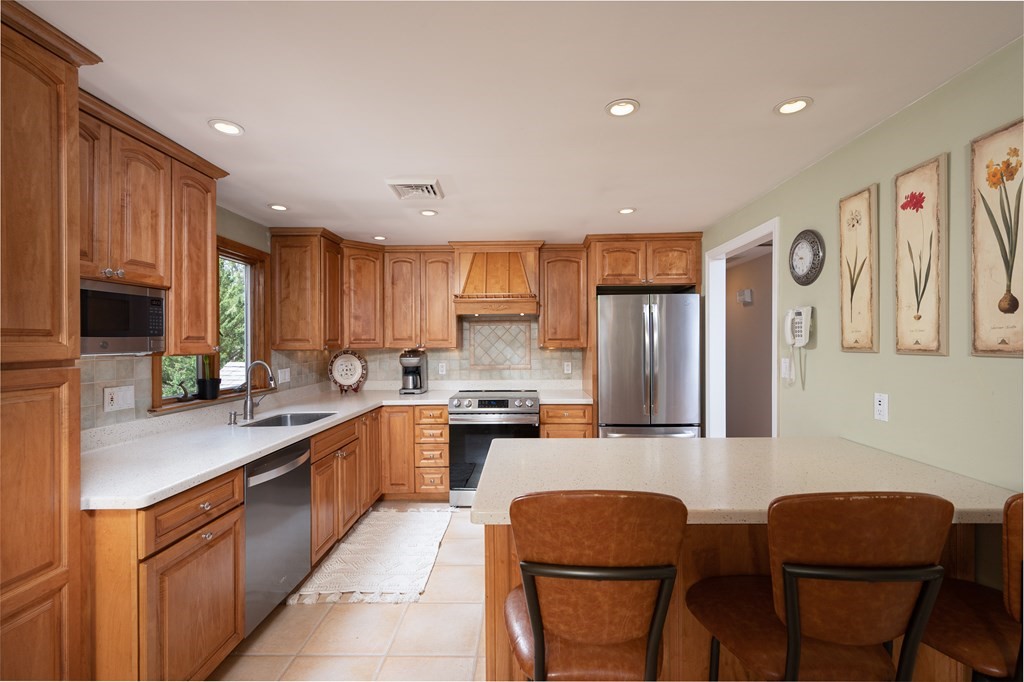 128 Cedarwood Road Hanover, MA 02339 - Photo 13 of 41 Gallery Image 13