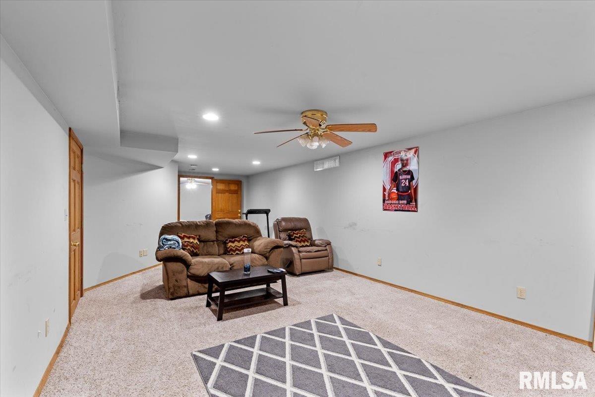 1808 Hunter Ridge Drive Springfield, IL 62704 - Photo 26 of 34 Gallery Image 26