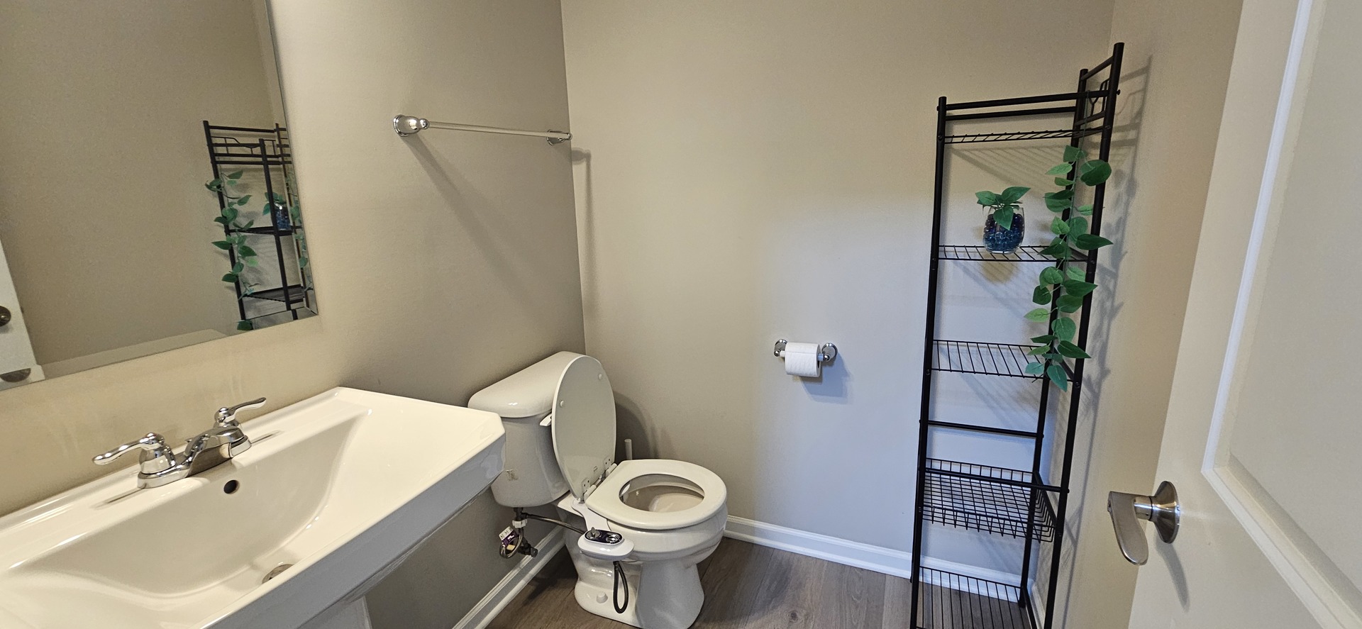 210 Timberleaf Circle Roselle, IL 60172 - Photo 4 of 14 a bathroom with a sink a toilet and shower