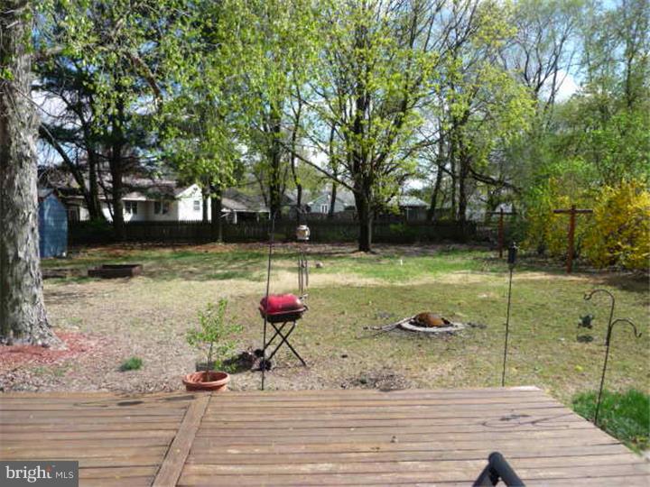 11 Lerro Road Pedricktown, NJ 08067 - Photo 3 of 22 Deck