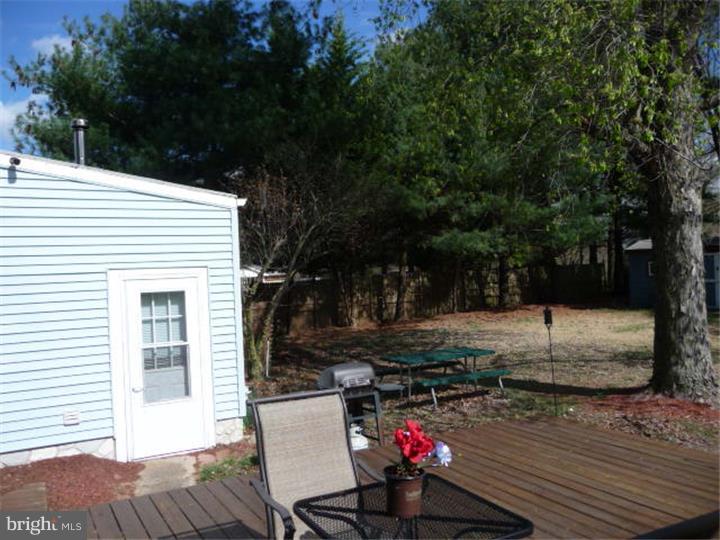 11 Lerro Road Pedricktown, NJ 08067 - Photo 21 of 22 Garage