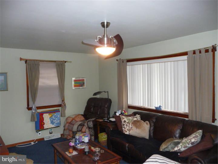 11 Lerro Road Pedricktown, NJ 08067 - Photo 10 of 22 Living Room