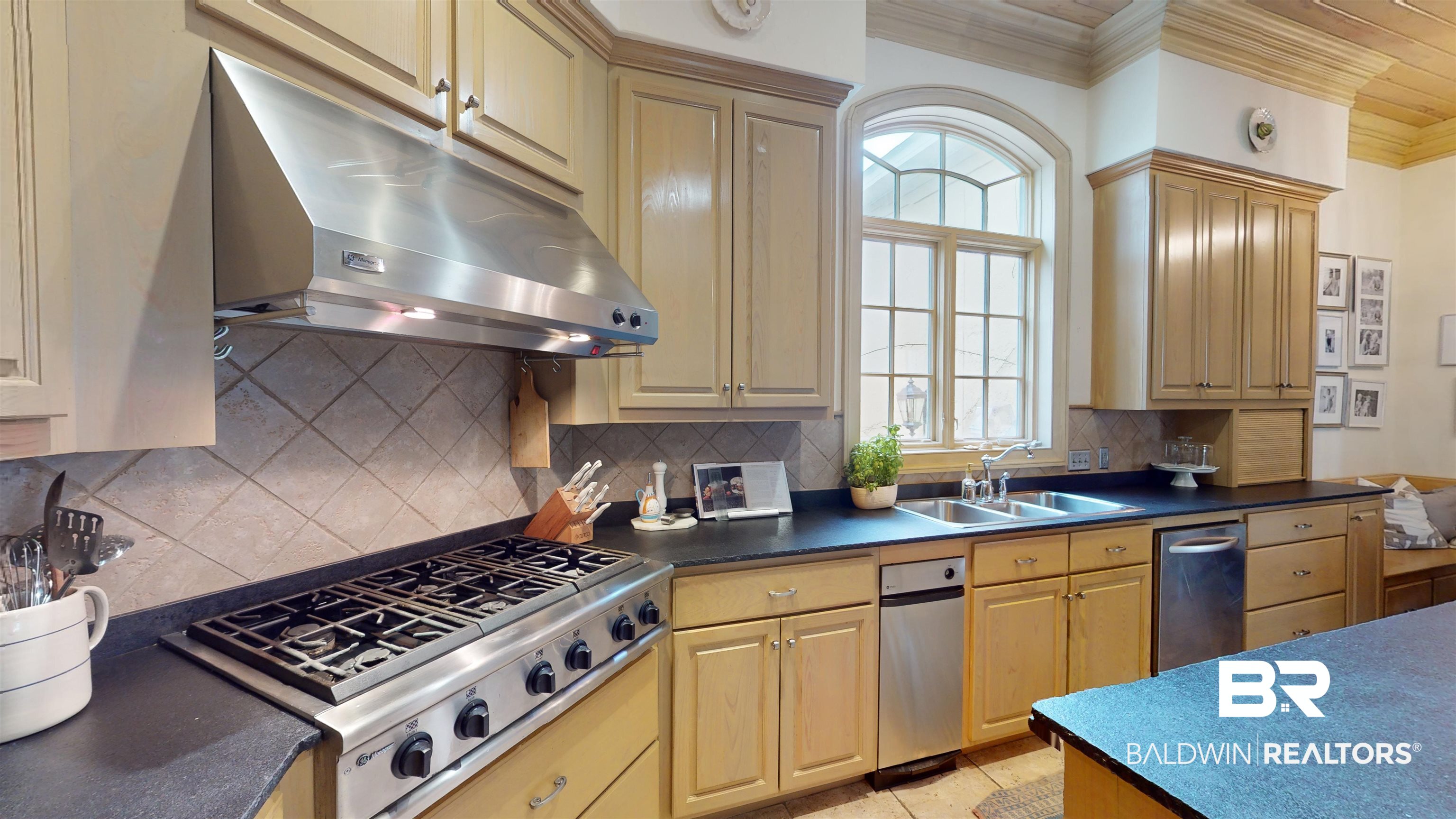 140 South McGregor Avenue Mobile, AL 36608 - Photo 16 of 39