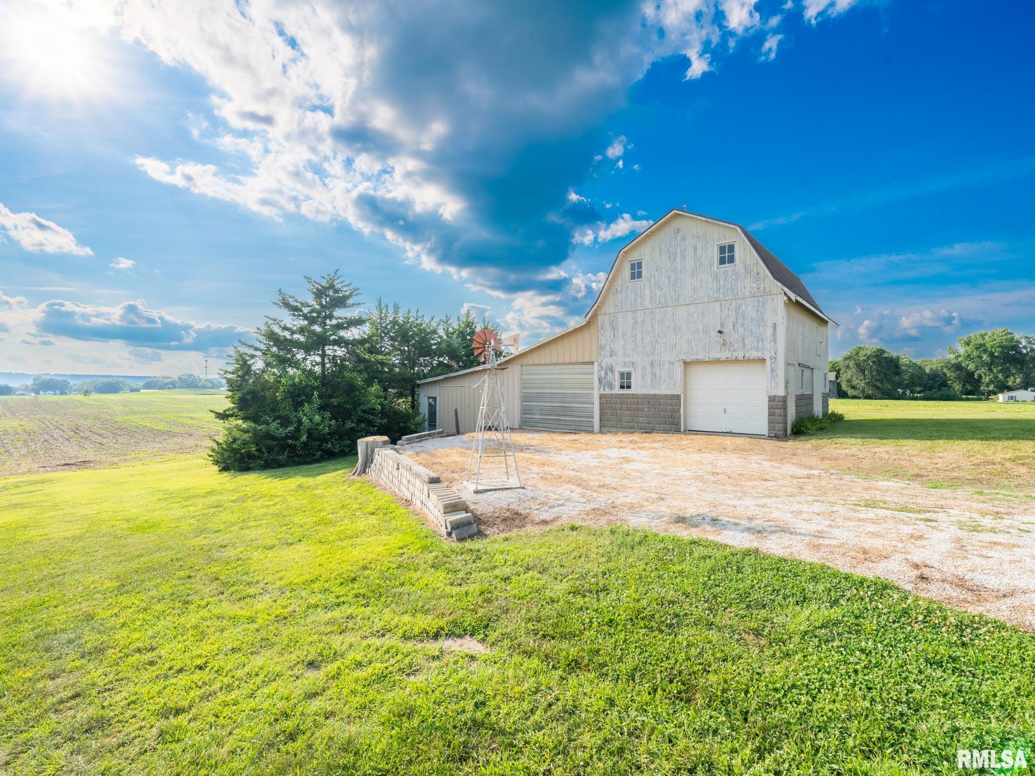 1105 Upper Spring Bay Road East Peoria, IL 61611 - Photo 4 of 100 Gallery Image 4