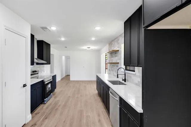 $359,900 | 1343 Marble Canyon Drive, DeSoto, TX 75115