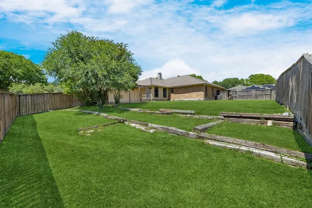 $359,900 | 1343 Marble Canyon Drive, DeSoto, TX 75115