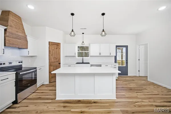 $250,000 | 1517 North State Street, Litchfield, IL 62056