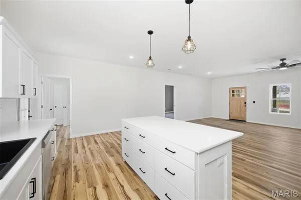 $250,000 | 1517 North State Street, Litchfield, IL 62056