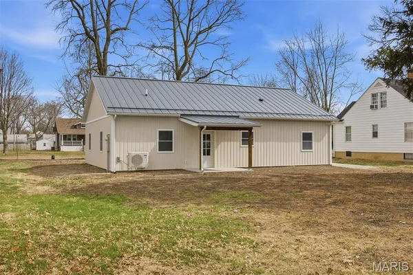 $250,000 | 1517 North State Street, Litchfield, IL 62056