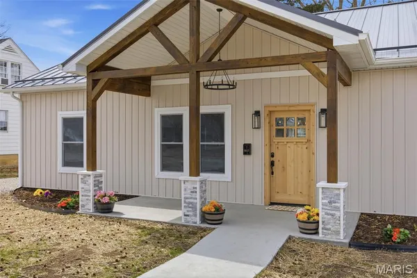 $250,000 | 1517 North State Street, Litchfield, IL 62056