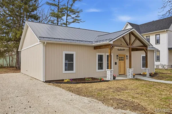 $250,000 | 1517 North State Street, Litchfield, IL 62056