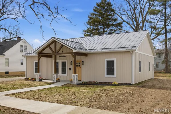 $250,000 | 1517 North State Street, Litchfield, IL 62056