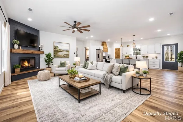 $250,000 | 1517 North State Street, Litchfield, IL 62056