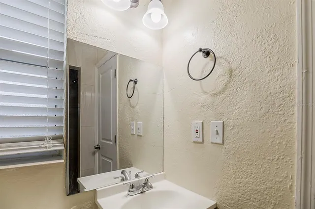 $265,000 | 4320 Meadowbrook Avenue, Orlando, FL 32808