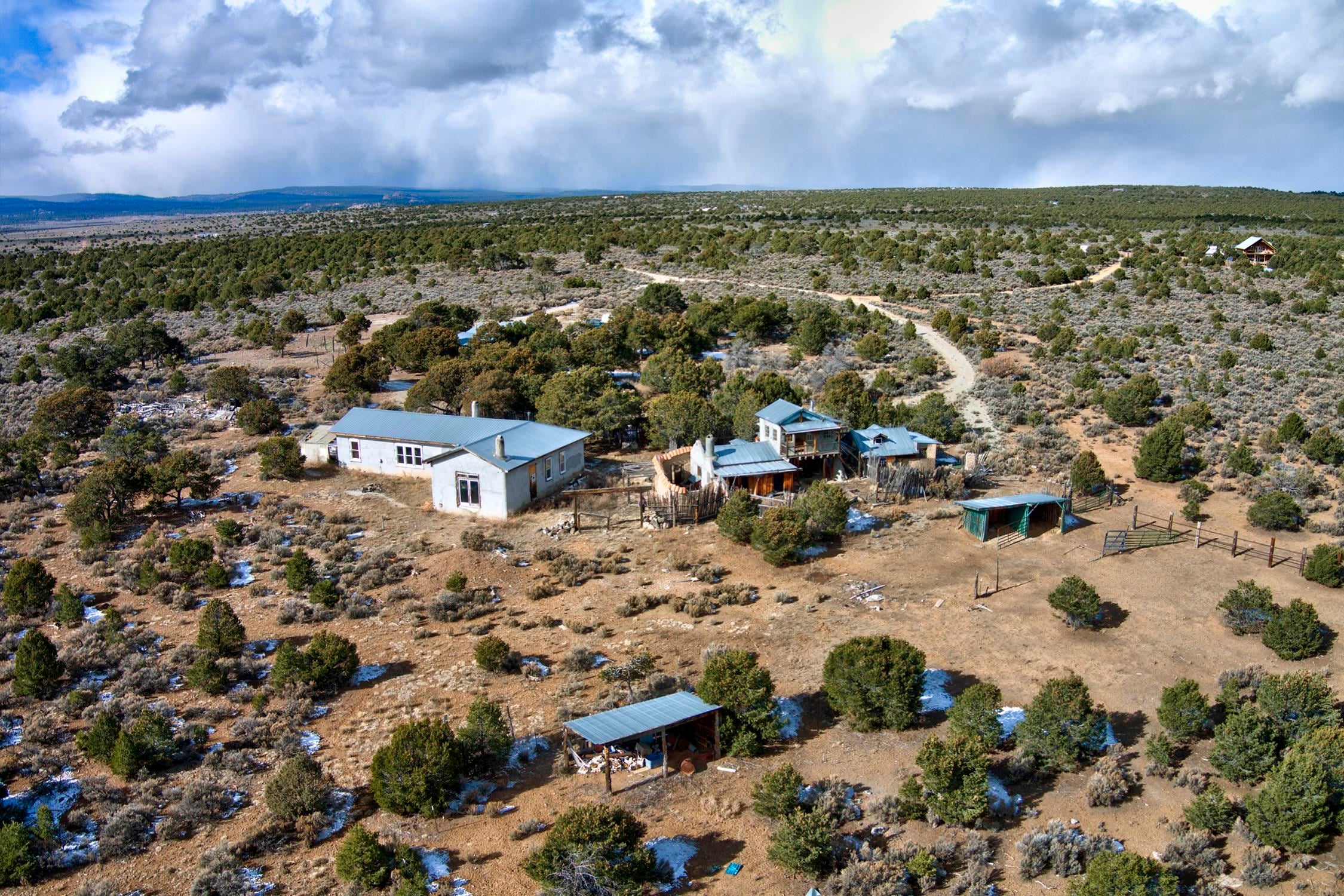124 Colorado Road Tres Piedras, NM 87577 - Photo 39 of 50