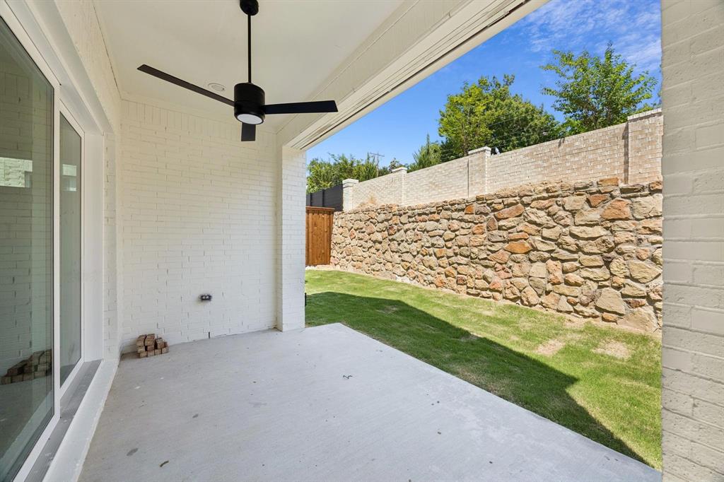 9620 Mav Lane Dallas, TX 75238 - Photo 11 of 11 View of patio / terrace with ceiling fan