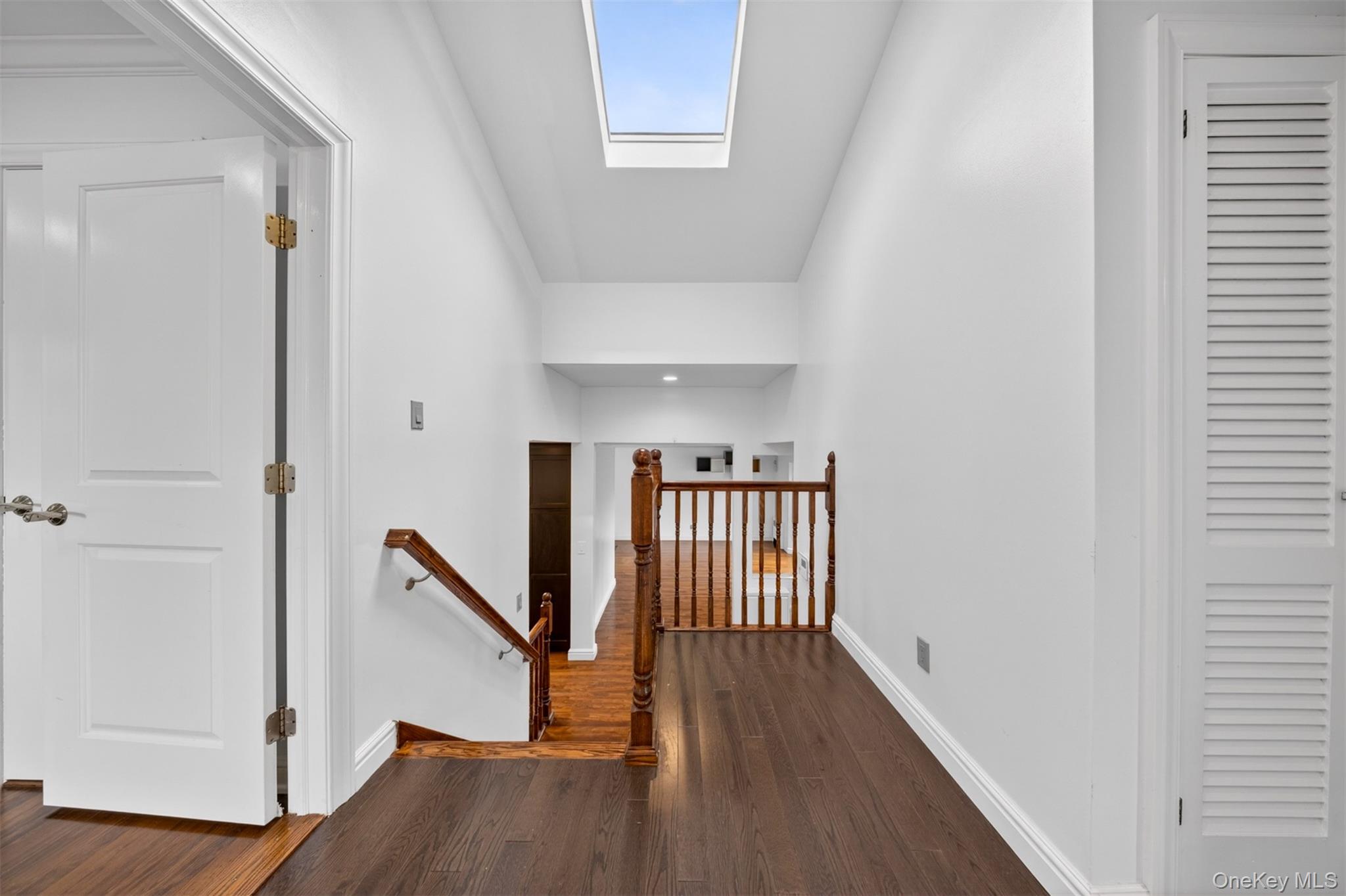5 Joseph Court Syosset, NY 11791 - Photo 7 of 29