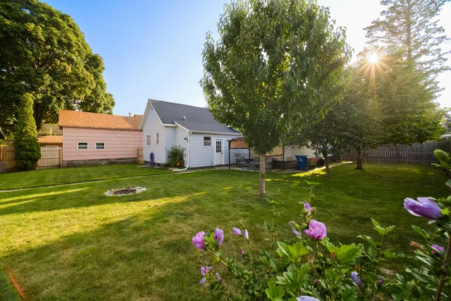 $210,000 | 115 Mc Kee Street, Manistee, MI 49660