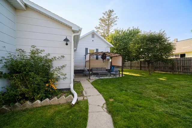 $210,000 | 115 Mc Kee Street, Manistee, MI 49660