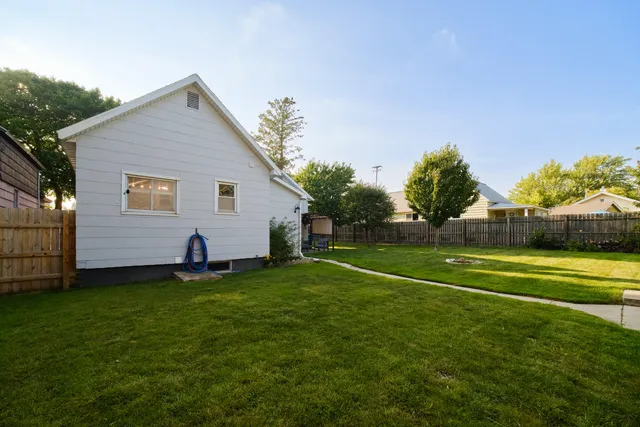 $210,000 | 115 Mc Kee Street, Manistee, MI 49660