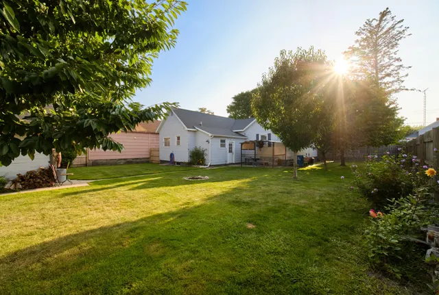 $210,000 | 115 Mc Kee Street, Manistee, MI 49660