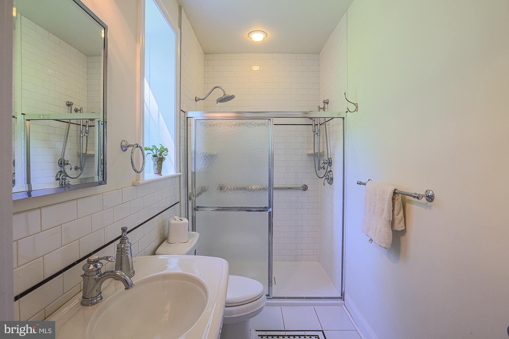 19020 Gunpowder Road Hampstead, MD 21074 - Photo 58 of 109 Walk-in shower