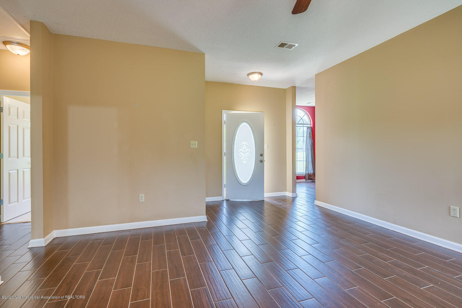 68 Roper Cove Byhalia, MS 38611 - Photo 12 of 22 68-Roper-Cove-snapsold-screen-203017-13
