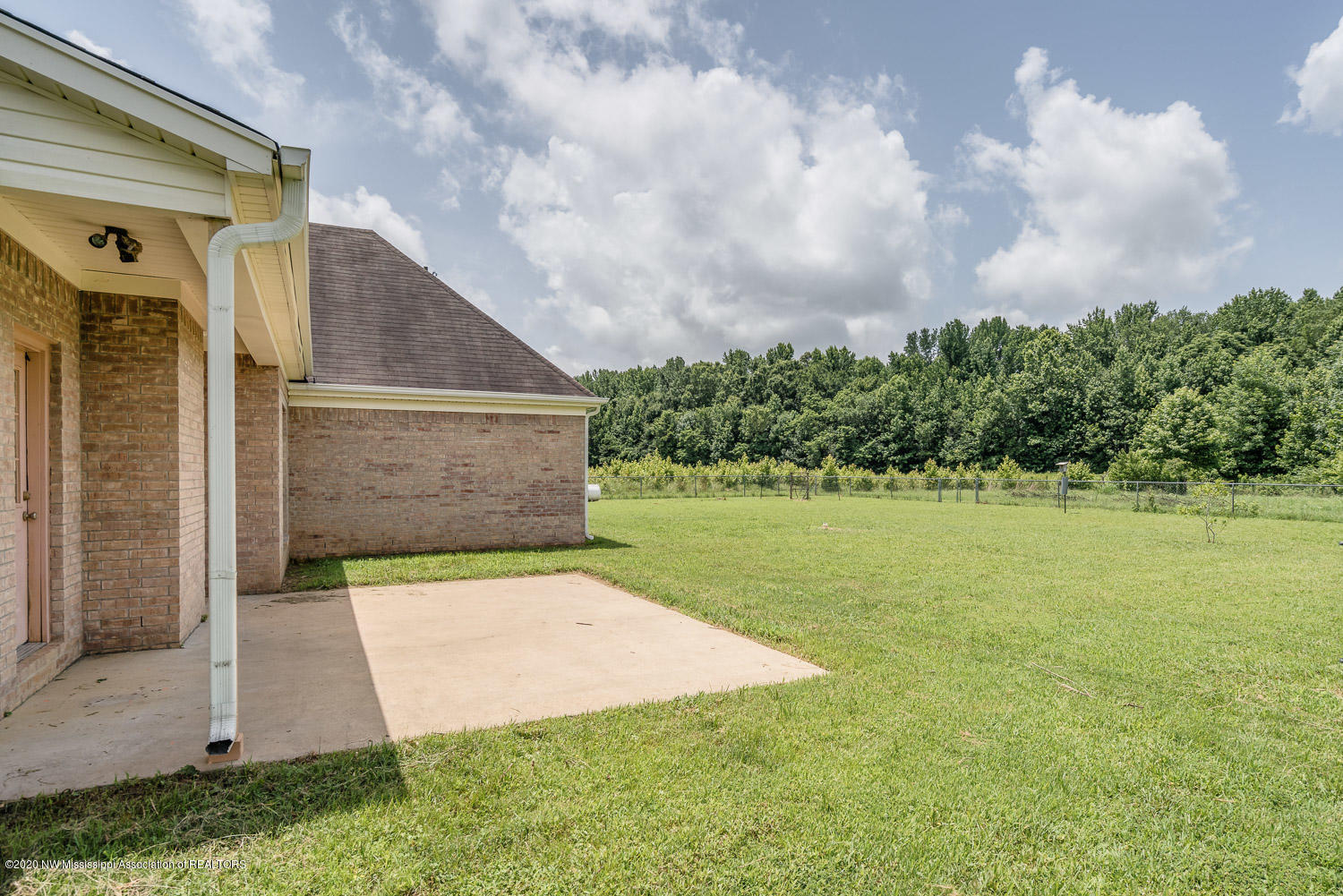 68 Roper Cove Byhalia, MS 38611 - Photo 9 of 22 68-Roper-Cove-snapsold-screen-203017-10