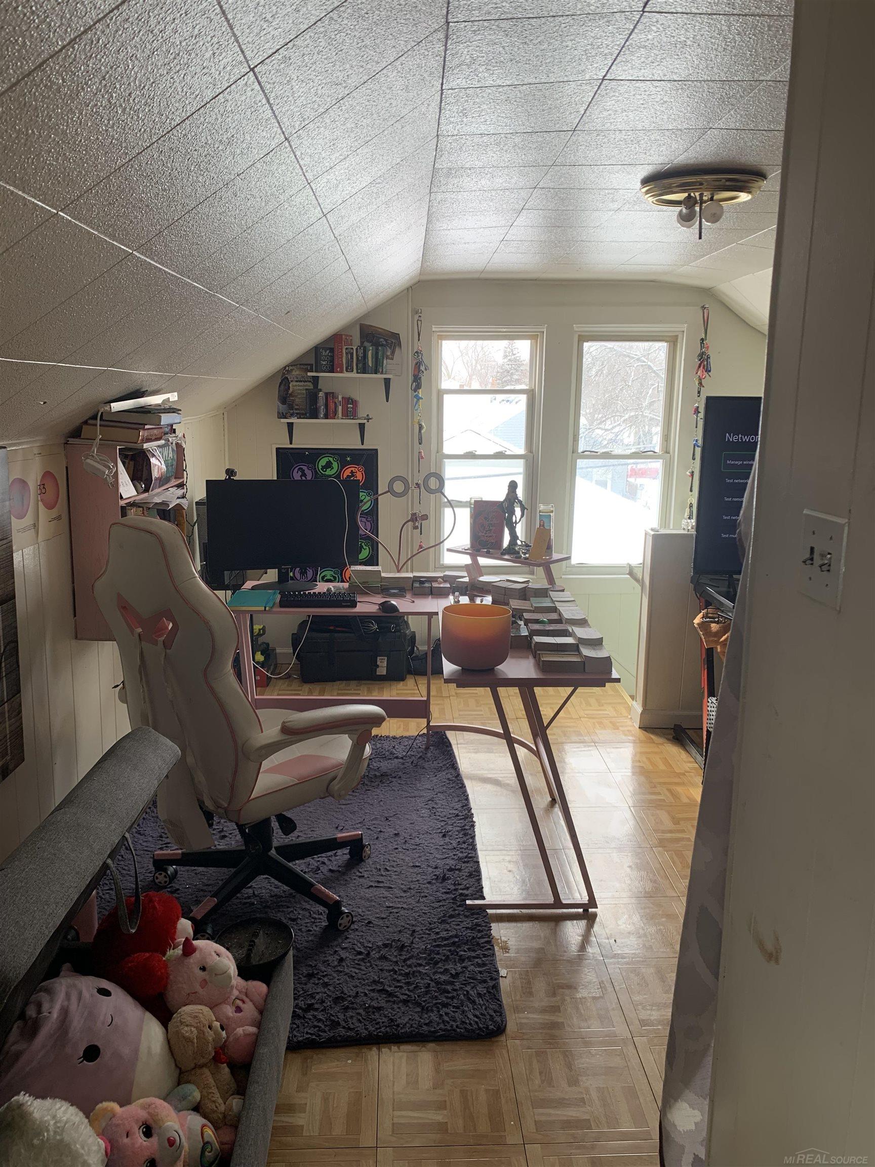 21030 Doepfer Road Warren, MI 48091 - Photo 14 of 16 50167035-229c8be6-4698-40a2-8ce4-109945afb957.JPG