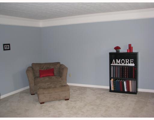 130 Cedar Ridge Drive Monaca, PA 15061 - Photo 5 of 11 Living Room.