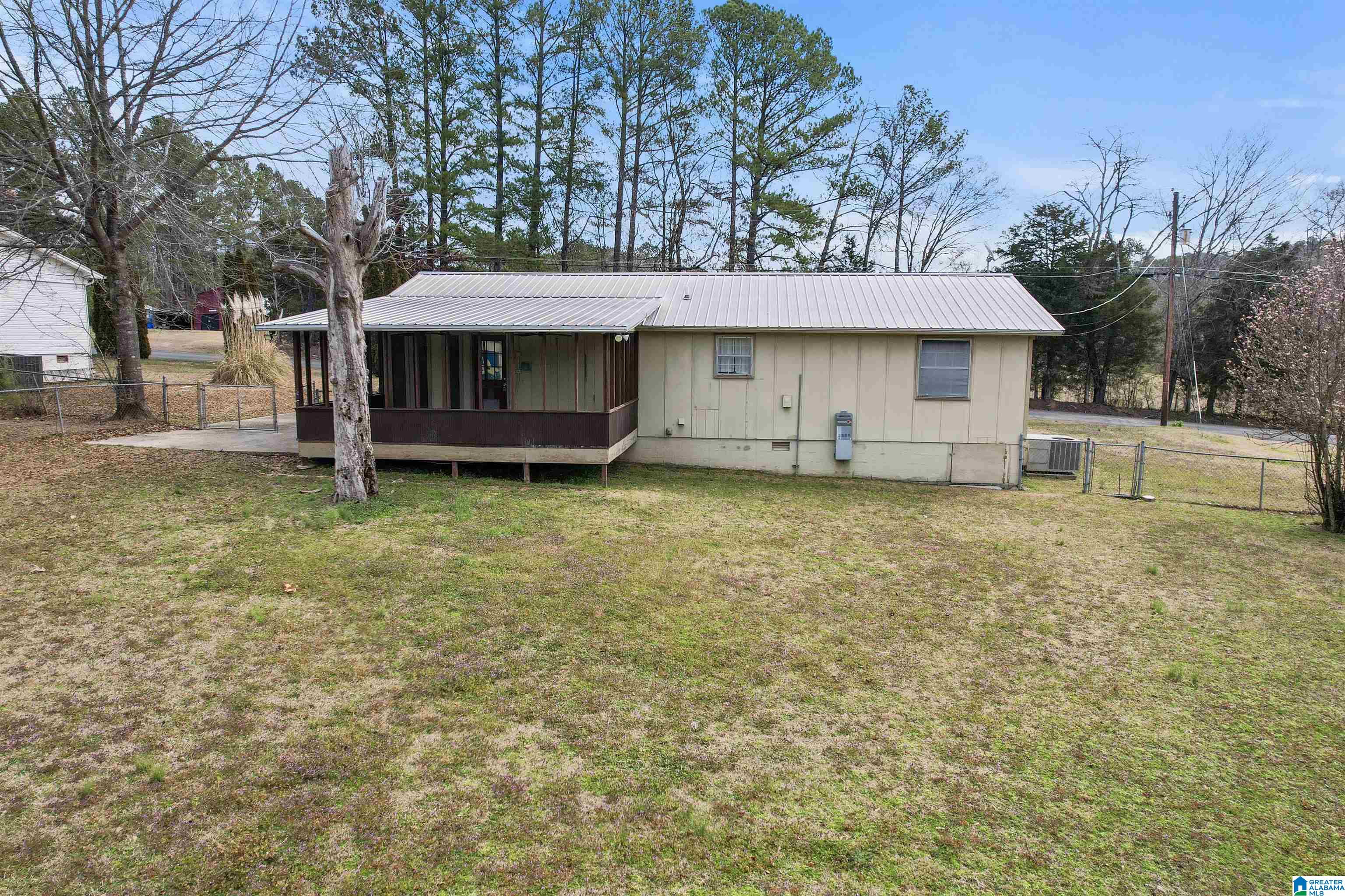 7026 Groundhog Road Morris, AL 35116 - Photo 4 of 34