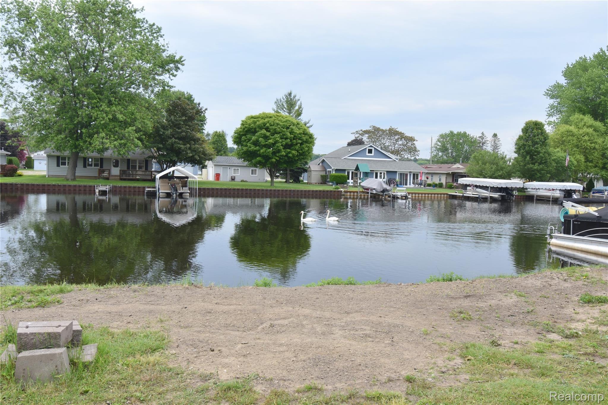 11145 Wynns Road Pinckney, MI 48169 - Photo 29 of 32 29 CANAL FRONT.JPG