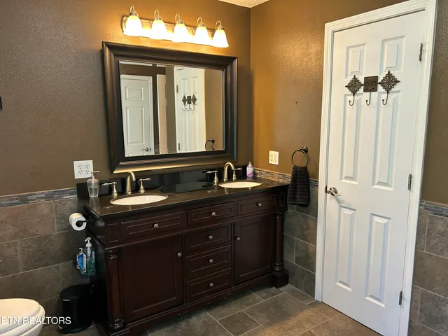 $675,000 | 130 Mena Lane, Crossville, TN 38572