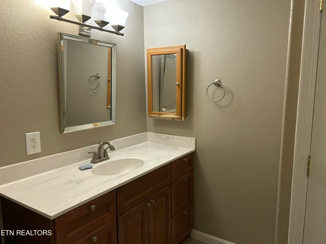 $675,000 | 130 Mena Lane, Crossville, TN 38572