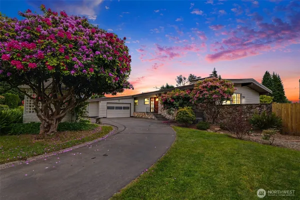 $835,000 | 211 15th Street, Snohomish, WA 98290