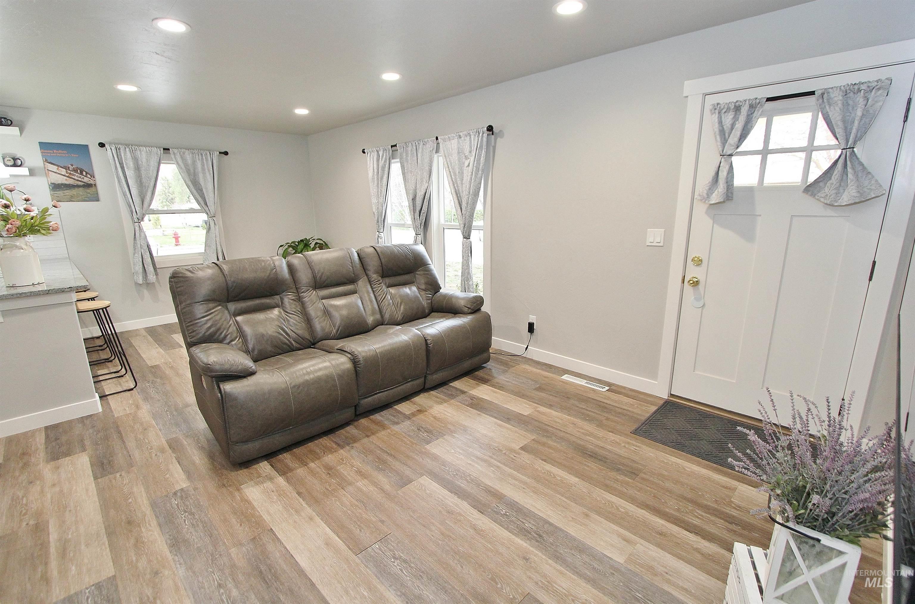 951 West 6th Street Weiser, ID 83672 - Photo 3 of 19
