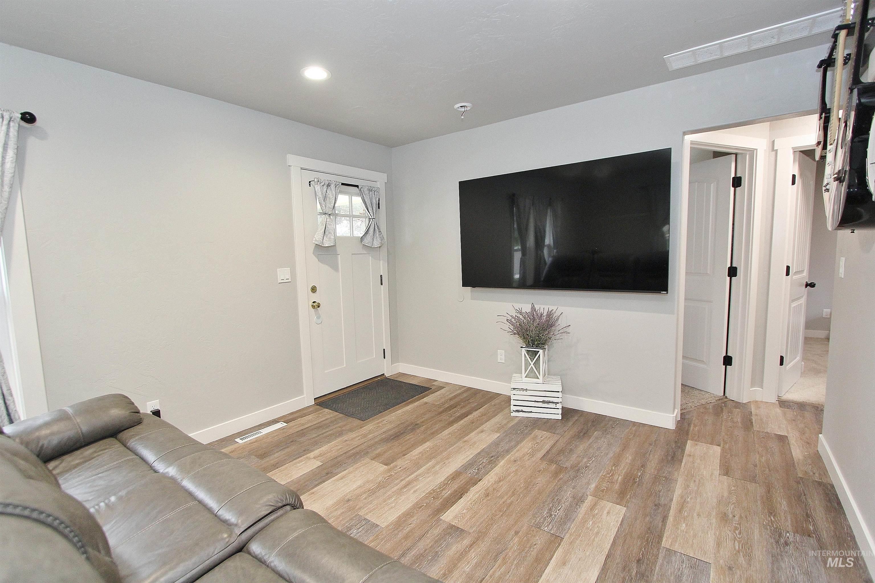 951 West 6th Street Weiser, ID 83672 - Photo 4 of 19