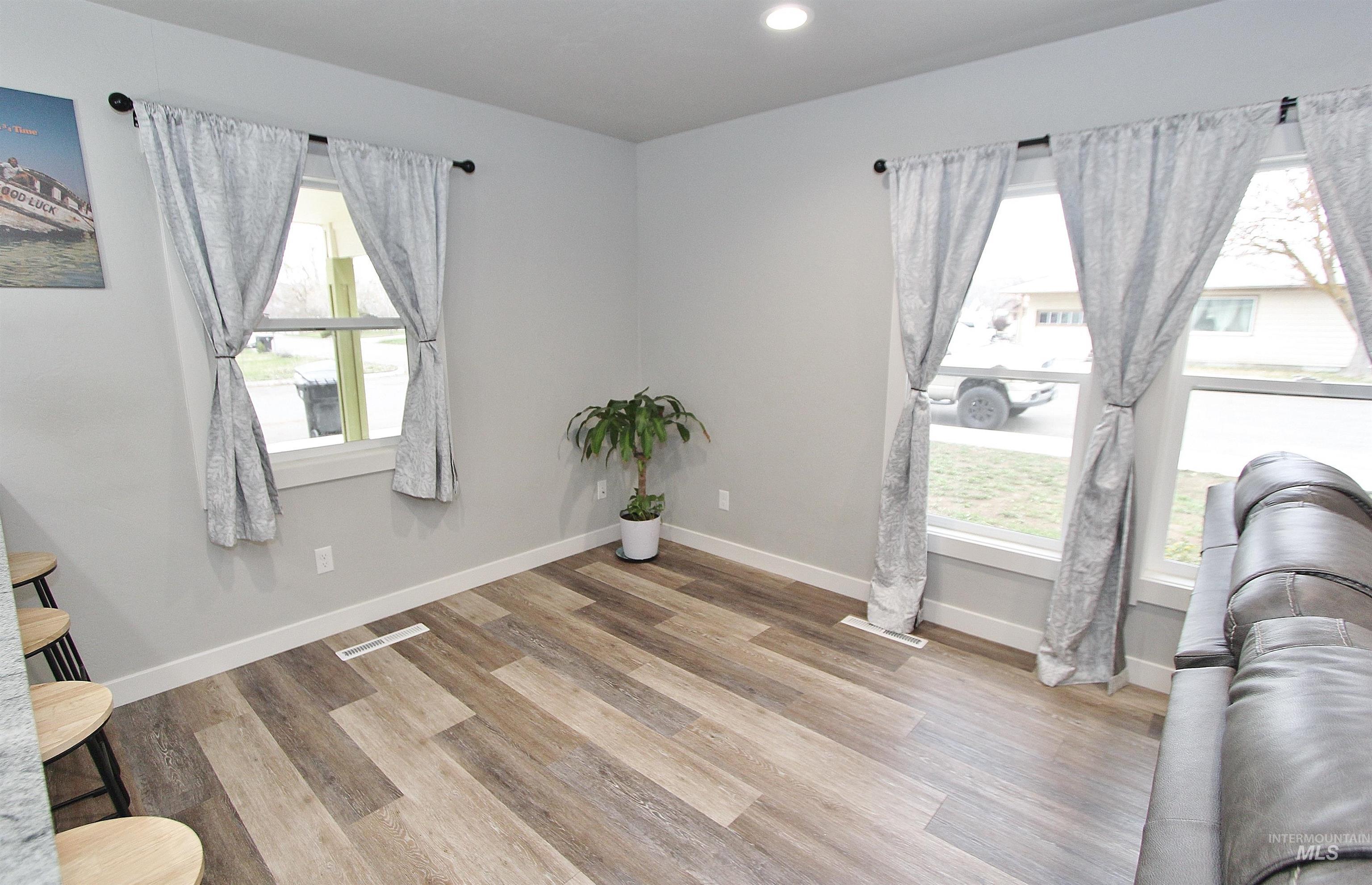 951 West 6th Street Weiser, ID 83672 - Photo 6 of 19