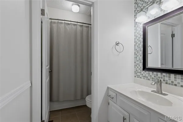 $460,000 | 202 Morewood Drive, Manchester, MO 63011